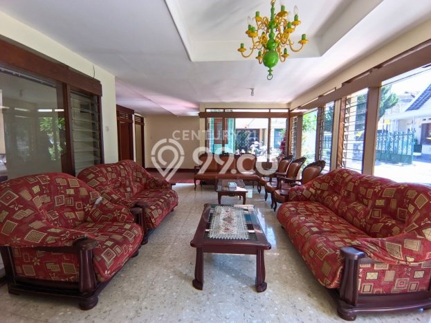 Rumah Nyaman di Caturtunggal, 2 KM, Area Strategis, Luas 955m² LB 300m² Rumah Nyaman di Caturtunggal, 2 KM, Area Strategis, Luas 955m² LB 300m²