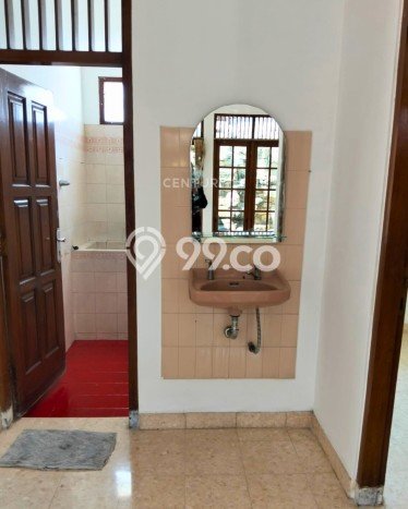 Rumah 5 KT 2 KM di Lokasi Laweyan, Surakarta Rumah 5 KT 2 KM di Lokasi Laweyan, Surakarta