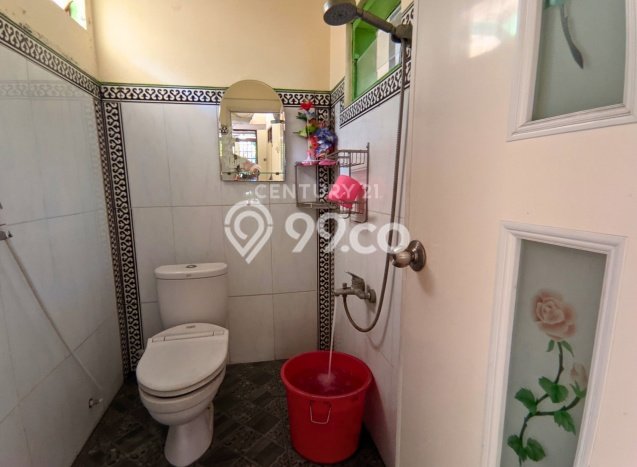 Rumah Nyaman di Caturtunggal, 2 KM, Area Strategis, Luas 955m² LB 300m² Rumah Nyaman di Caturtunggal, 2 KM, Area Strategis, Luas 955m² LB 300m²