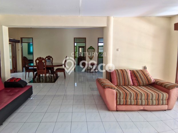 Rumah Nyaman di Caturtunggal, 2 KM, Area Strategis, Luas 955m² LB 300m² Rumah Nyaman di Caturtunggal, 2 KM, Area Strategis, Luas 955m² LB 300m²