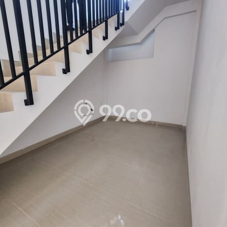 Gudang Strategis Kawasan , Luas 240m2m², Jalan Utama, Tingkat Keramaian Tinggi Gudang Strategis Kawasan , Luas 240m2m², Jalan Utama, Tingkat Keramaian Tinggi