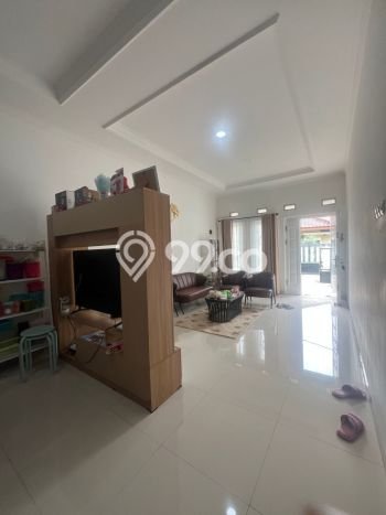 Rumah Luas Asri 5 KT Siap Pakai di Galaxy Bekasi Rumah Luas Asri 5 KT Siap Pakai di Galaxy Bekasi