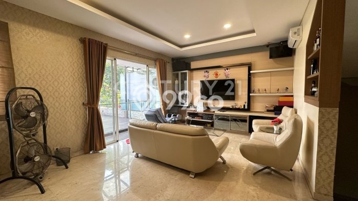 Siap Huni Rumah Mewah 4 Kamar di Kemayoran Dekat ke Mana Pun Siap Huni Rumah Mewah 4 Kamar di Kemayoran Dekat ke Mana Pun