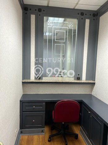 Kantor Disewa di Jakarta Selatan dengan LB 218m2 Area Komersial Ramai Kantor Disewa di Jakarta Selatan dengan LB 218m2 Area Komersial Ramai