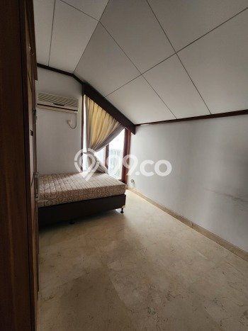 Disewakan Rumah Strategis di Kuningan LT 540m2 / LB 450m2 Siap Huni Disewakan Rumah Strategis di Kuningan LT 540m2 / LB 450m2 Siap Huni