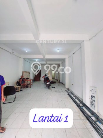 Ruko Dijual di Prime Area Jakarta Selatan Luas 300m2 Ruko Dijual di Prime Area Jakarta Selatan Luas 300m2