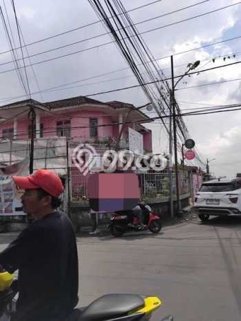 UNIT SPESIAL! Rumah area , 5 KT, Dekat Pusat Kota, Luas 250m2m² Bangunan 270m2m² UNIT SPESIAL! Rumah area , 5 KT, Dekat Pusat Kota, Luas 250m2m² Bangunan 270m2m²