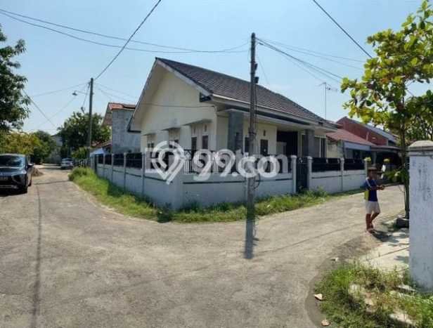 Rumah Kawasan Harjamukti, LT 240m2m², Bangunan 75m2m² Rumah Kawasan Harjamukti, LT 240m2m², Bangunan 75m2m²