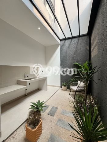 Siap Huni Rumah Mewah 4 Kamar di Jagakarsa Dekat ke Mana Pun Siap Huni Rumah Mewah 4 Kamar di Jagakarsa Dekat ke Mana Pun