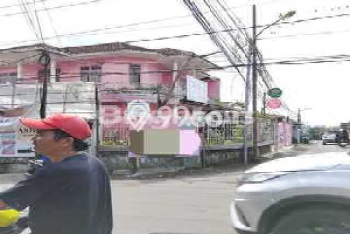UNIT SPESIAL! Rumah area , 5 KT, Dekat Pusat Kota, Luas 250m2m² Bangunan 270m2m² UNIT SPESIAL! Rumah area , 5 KT, Dekat Pusat Kota, Luas 250m2m² Bangunan 270m2m²