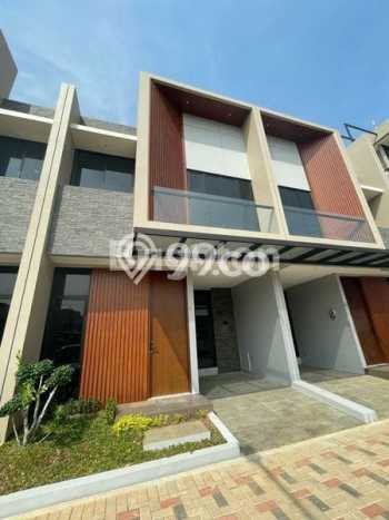 Rumah Luxury Modern Siap Huni di Meruya Jakarta Barat Rumah Luxury Modern Siap Huni di Meruya Jakarta Barat