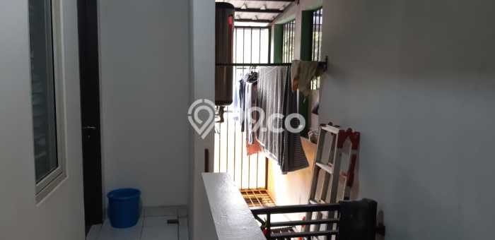 Rumah Modern Minimalis 5 Kamar Siap Huni di BSD Rumah Modern Minimalis 5 Kamar Siap Huni di BSD