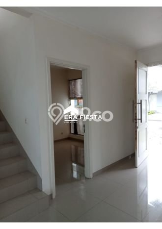 Rumah Modern 3 KT LT 102m2 di Suvarna Sutera Rumah Modern 3 KT LT 102m2 di Suvarna Sutera