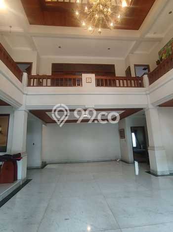 Hunian Modern dengan LT 900m2 & LB 1200m2 Dikontrakkan di Lippo Karawaci Hunian Modern dengan LT 900m2 & LB 1200m2 Dikontrakkan di Lippo Karawaci
