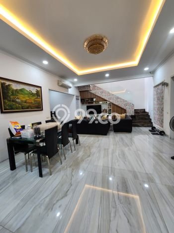 Dijual Rumah Luas Megah Dengan View Eksklusif di Gading Serpong, Tangerang Dijual Rumah Luas Megah Dengan View Eksklusif di Gading Serpong, Tangerang