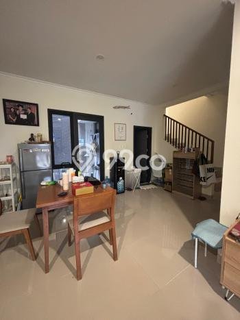Disewakan! Rumah 3 Kamar Tidur &
2 Kamar Mandi di Gading Serpong, Tangerang Disewakan! Rumah 3 Kamar Tidur &
2 Kamar Mandi di Gading Serpong, Tangerang