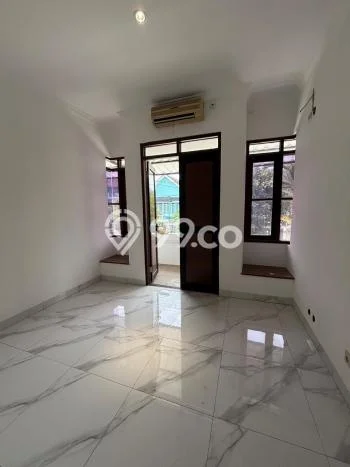 For Sale Hunian Rumah Terawat 3 Kamar di Lippo Karawaci, Tangerang For Sale Hunian Rumah Terawat 3 Kamar di Lippo Karawaci, Tangerang