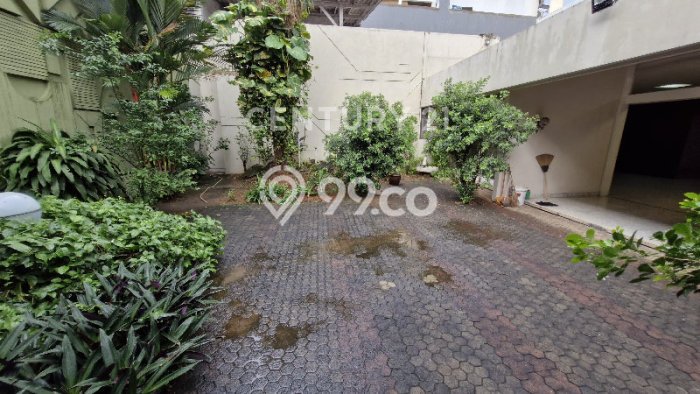 Rumah Mewah Siap Huni LT 737m2 di Kebayoran Baru, Jakarta Selatan Rumah Mewah Siap Huni LT 737m2 di Kebayoran Baru, Jakarta Selatan