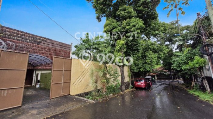 Rumah Mewah Siap Huni LT 737m2 di Kebayoran Baru, Jakarta Selatan Rumah Mewah Siap Huni LT 737m2 di Kebayoran Baru, Jakarta Selatan