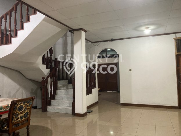Siap Huni Hunian Elit 6 Kamar di Duren Sawit Dekat ke Mana Saja Siap Huni Hunian Elit 6 Kamar di Duren Sawit Dekat ke Mana Saja