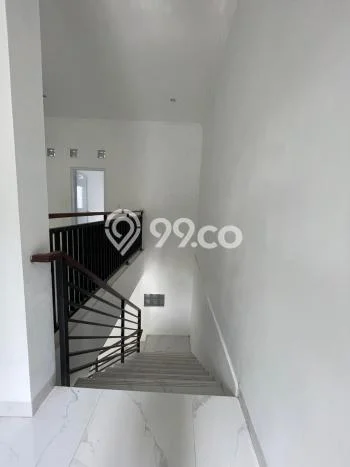 Disewakan! Rumah 4 Kamar Tidur &
4 Kamar Mandi di Bintaro, Tangerang Selatan Disewakan! Rumah 4 Kamar Tidur &
4 Kamar Mandi di Bintaro, Tangerang Selatan