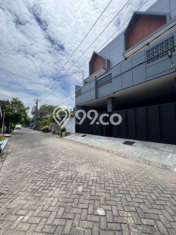 Dijual Kost Strategis di Waru, Sidoarjo 22 KT, 22 KM, Luas Bangunan 550m2 Dijual Kost Strategis di Waru, Sidoarjo 22 KT, 22 KM, Luas Bangunan 550m2