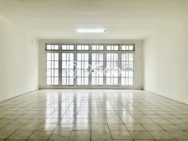 Disewakan Komersial di Kawasan Ramai Kapten Tendean Luas 1100m2 Disewakan Komersial di Kawasan Ramai Kapten Tendean Luas 1100m2