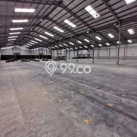 LOKASI PREMIUM! Gudang di Narogong, Luas 3600m², Lokasi Komersial LOKASI PREMIUM! Gudang di Narogong, Luas 3600m², Lokasi Komersial