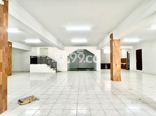 Disewakan Komersial di Kawasan Ramai Kapten Tendean Luas 1100m2 Disewakan Komersial di Kawasan Ramai Kapten Tendean Luas 1100m2