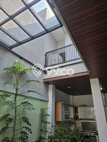 Ready to Use! Luxury House LT 230m2 Desain Elegan di Jaka Setia Ready to Use! Luxury House LT 230m2 Desain Elegan di Jaka Setia