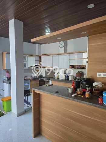 Ready to Use! Luxury House LT 230m2 Desain Elegan di Jaka Setia Ready to Use! Luxury House LT 230m2 Desain Elegan di Jaka Setia