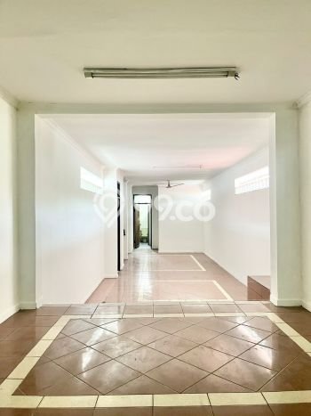 Disewakan Komersial di Kawasan Ramai Kapten Tendean Luas 1100m2 Disewakan Komersial di Kawasan Ramai Kapten Tendean Luas 1100m2