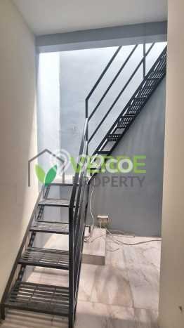 Hunian Eksklusif Dijual LT 208m2 di BSD, Tangerang Selatan Hunian Eksklusif Dijual LT 208m2 di BSD, Tangerang Selatan