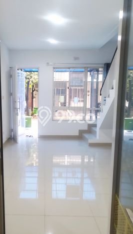 Rumah Luas Asri 2 KT Siap Huni di BSD Residence One Tangerang Rumah Luas Asri 2 KT Siap Huni di BSD Residence One Tangerang