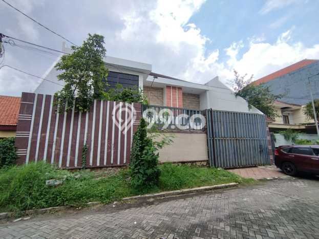 Dijual Hunian Rumah Terawat 6 KT di Surabaya Kota, Surabaya Dijual Hunian Rumah Terawat 6 KT di Surabaya Kota, Surabaya