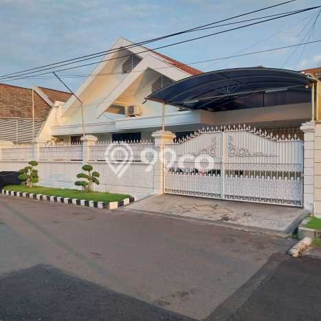 Rumah Elit Modern Siap Huni di Surabaya Kota Surabaya Rumah Elit Modern Siap Huni di Surabaya Kota Surabaya