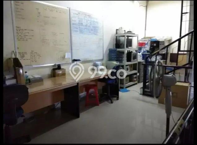 Ruko Dijual di Surabaya LT 57m2 & LB 171m2 Lokasi Terbaik! Ruko Dijual di Surabaya LT 57m2 & LB 171m2 Lokasi Terbaik!
