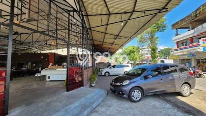 Unit Komersial Dijual di Wenang Manado Luas Bangunan 700m2 Unit Komersial Dijual di Wenang Manado Luas Bangunan 700m2
