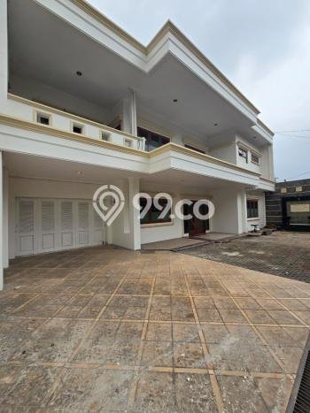 Siap Huni Rumah Mewah 6 Kamar di Tebet Dekat ke Mana Pun Siap Huni Rumah Mewah 6 Kamar di Tebet Dekat ke Mana Pun