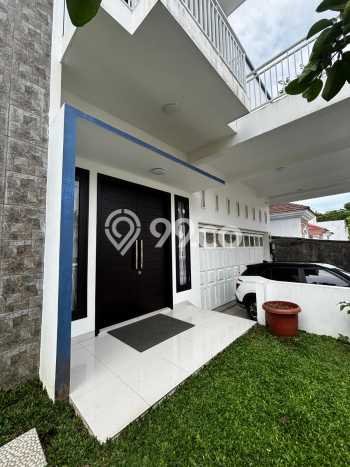 Rumah Luxury Modern Siap Huni di Citraland Surabaya Rumah Luxury Modern Siap Huni di Citraland Surabaya