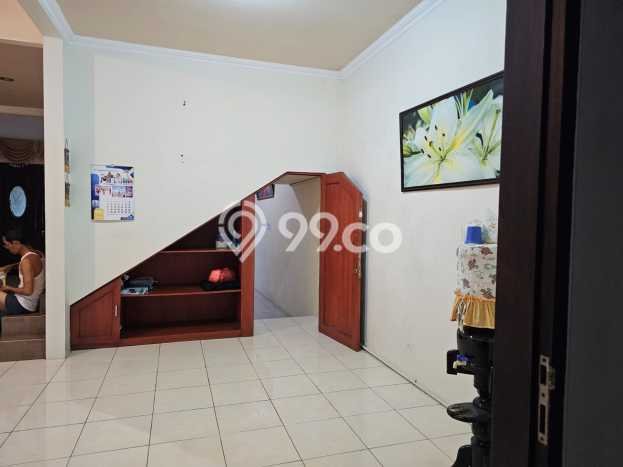 Rumah Strategis Modern Lb 200m2 di Tambaksari, Surabaya Rumah Strategis Modern Lb 200m2 di Tambaksari, Surabaya