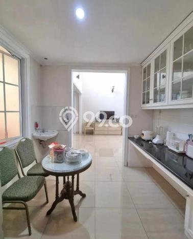 Hunian Mewah LB 350m2 Siap Huni Desain Elegan di Bintaro, Tangerang Selatan Hunian Mewah LB 350m2 Siap Huni Desain Elegan di Bintaro, Tangerang Selatan