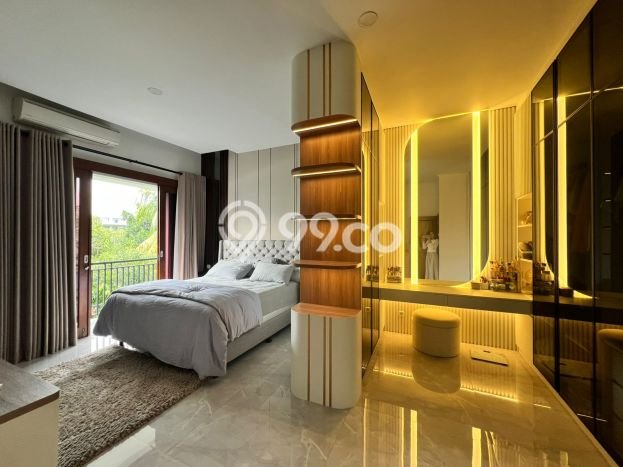 Jual Rumah Mewah Megah Dengan View Eksklusif di Bintaro, Tangerang Selatan Jual Rumah Mewah Megah Dengan View Eksklusif di Bintaro, Tangerang Selatan