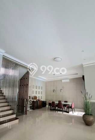 Hunian Mewah LB 700m2 Siap Pakai Desain Elegan di Bintaro, Tangerang Selatan Hunian Mewah LB 700m2 Siap Pakai Desain Elegan di Bintaro, Tangerang Selatan
