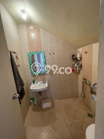 Rumah Strategis Modern Lb 96m2 di Ciputat, Tangerang Selatan Rumah Strategis Modern Lb 96m2 di Ciputat, Tangerang Selatan