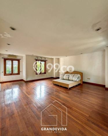 Rumah Mewah LB 800m2 Siap Pakai Desain Elegan di Kuningan, Jakarta Selatan Rumah Mewah LB 800m2 Siap Pakai Desain Elegan di Kuningan, Jakarta Selatan