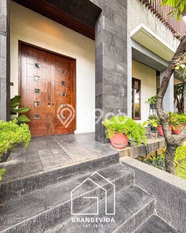 Hunian Mewah LB 900m2 Siap Pakai Desain Elegan di Pondok Indah, Jakarta Selatan Hunian Mewah LB 900m2 Siap Pakai Desain Elegan di Pondok Indah, Jakarta Selatan