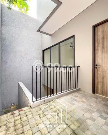 Jual Rumah Luas Elegan Dengan View Eksklusif di Kemang, Jakarta Selatan Jual Rumah Luas Elegan Dengan View Eksklusif di Kemang, Jakarta Selatan