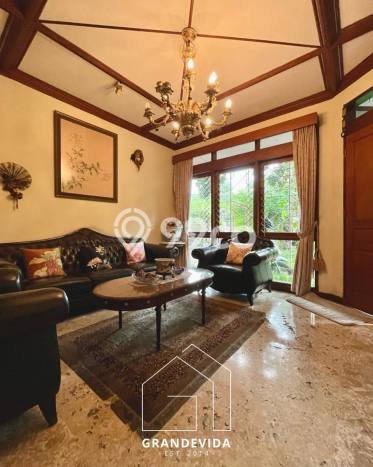 Rumah Elit Modern Tanpa Renovasi di Pondok Indah Jakarta Selatan Rumah Elit Modern Tanpa Renovasi di Pondok Indah Jakarta Selatan