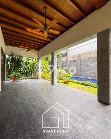 Rumah Elit Modern Siap Huni di Pondok Indah Jakarta Selatan Rumah Elit Modern Siap Huni di Pondok Indah Jakarta Selatan